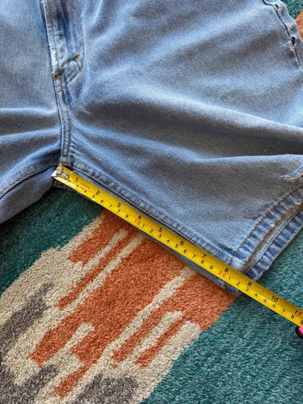 Levi's 550 Denim Bermuda Shorts Upcycled Reworked Graffiti Western Art - Picture 11 of 12